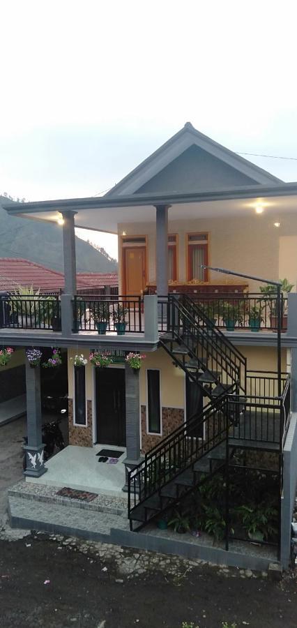 Homestay Anggun โบรโม ภายนอก รูปภาพ